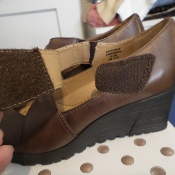 Earth Spindrift Cinnamon Distressed Leather Wedge Shoes NIB Sz 8.5 - Picture 6 of 9